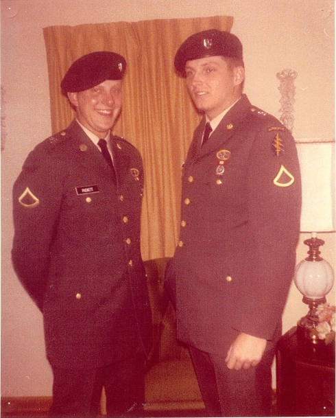 1970 - Green Berets Ronnie Puckett &amp; Joe Costner